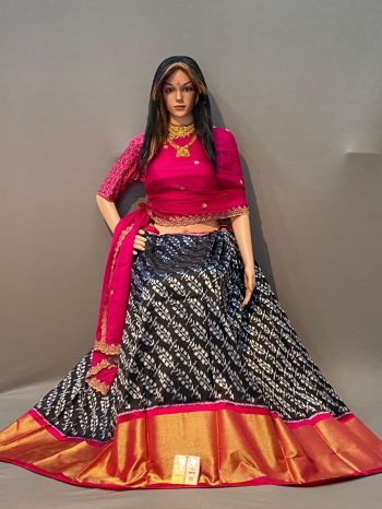 PSSIFSLG5F17SZDC40- Free Size Ikat Silk Lehenga