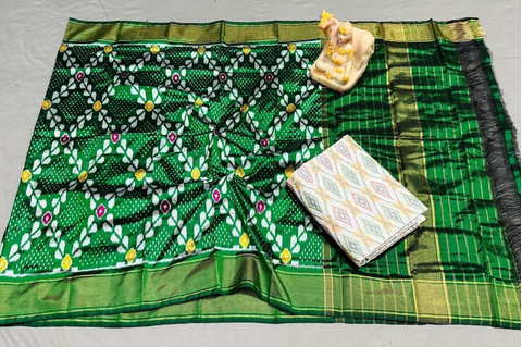 PSRGSDST4D04FFDC30- Ikat Silk dupatta with Ikat sico top