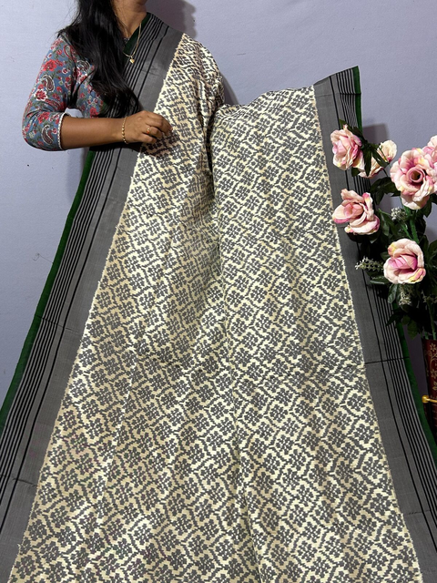 PKISIDSS4V03BXDC03- Ikat silk saree