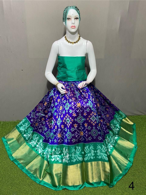 PSRGFSLG4V04SZCD32- Free Size Ikat Silk Lehenga