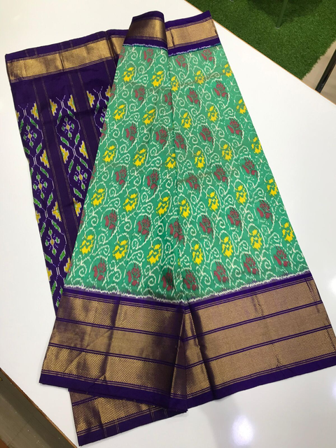 PLXHIDSS4V22BBCD17- Ikat silk saree