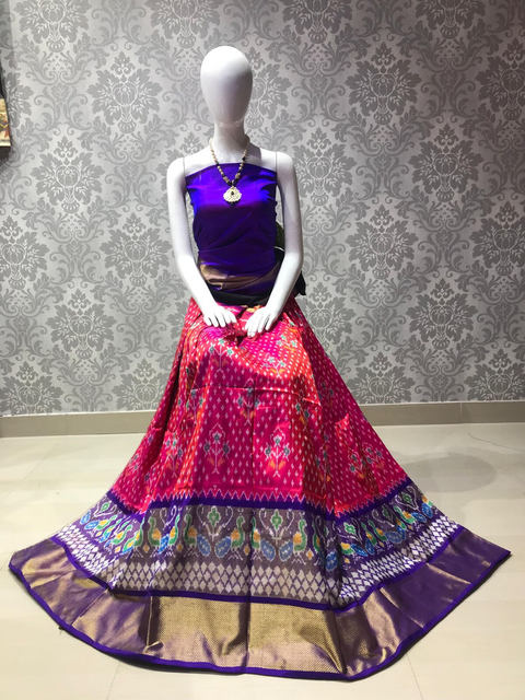 PLXHFSLG4V29SZCC13- Free Size Ikat Silk Lehenga