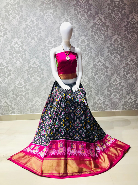 PLXHFSLG4V29SZCC29- Free Size Ikat Silk Lehenga