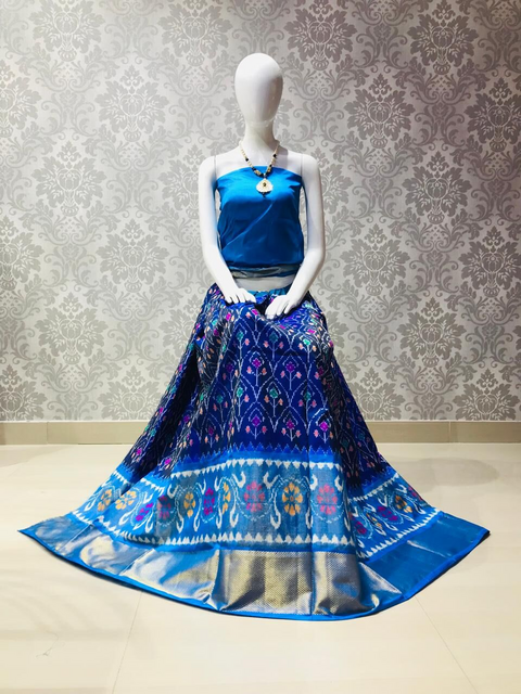 PLXHFSLG4V29SZCC31- Free Size Ikat Silk Lehenga