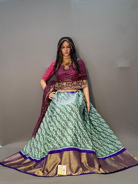 PSSIFSLG4V29SZCC03- Free Size Ikat Silk Lehenga