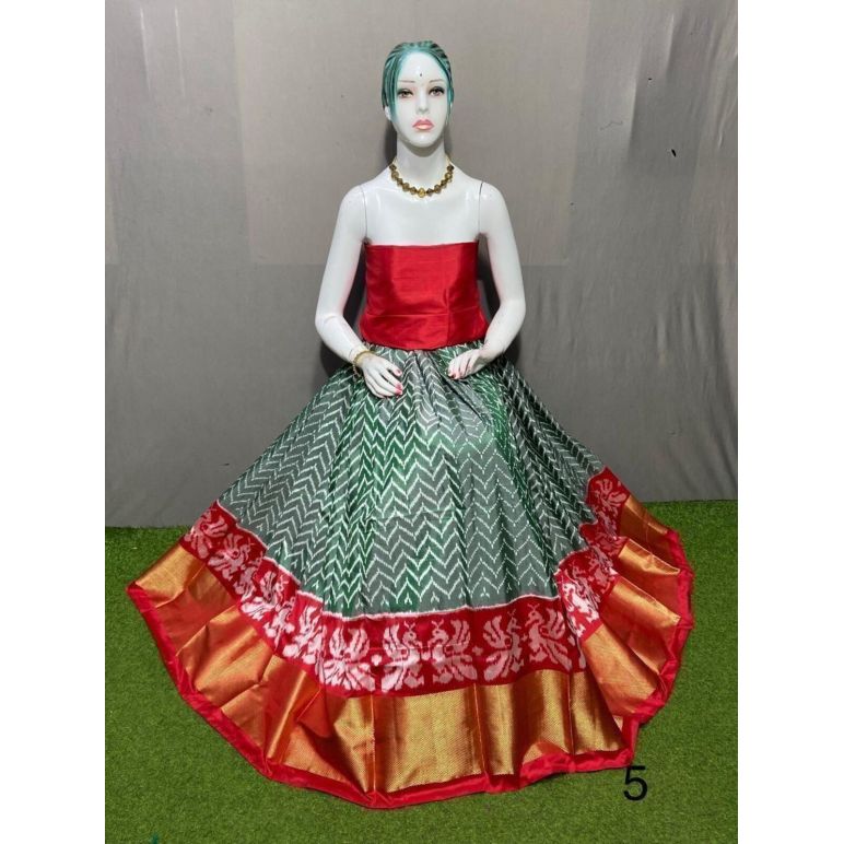 PSRGFSLG5F20SZCC32- Free Size Ikat Silk Lehenga