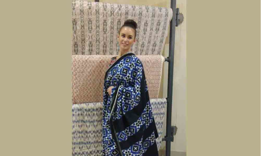 Impressed by Ikat sarees, Miss World Australia visits Bhoodan Pochampally