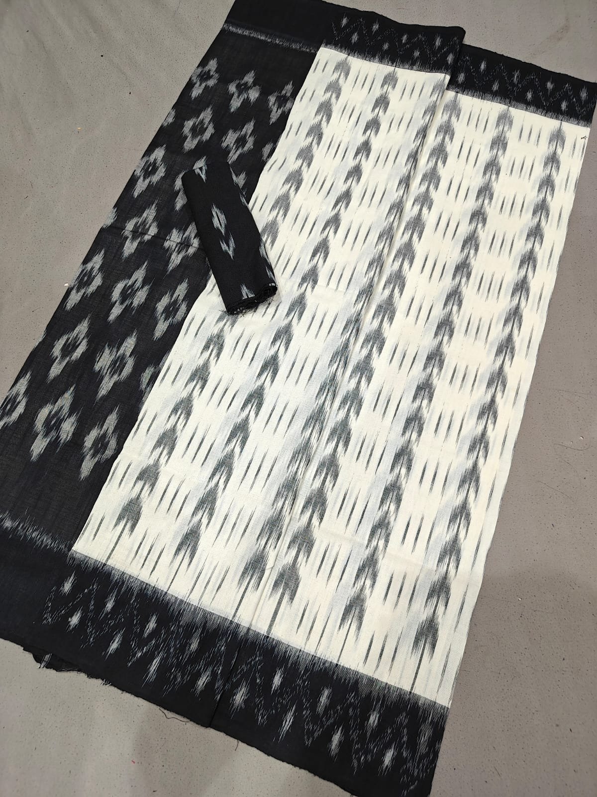 Cotton Saree - PGMRY29-ICTSDZDCD-30