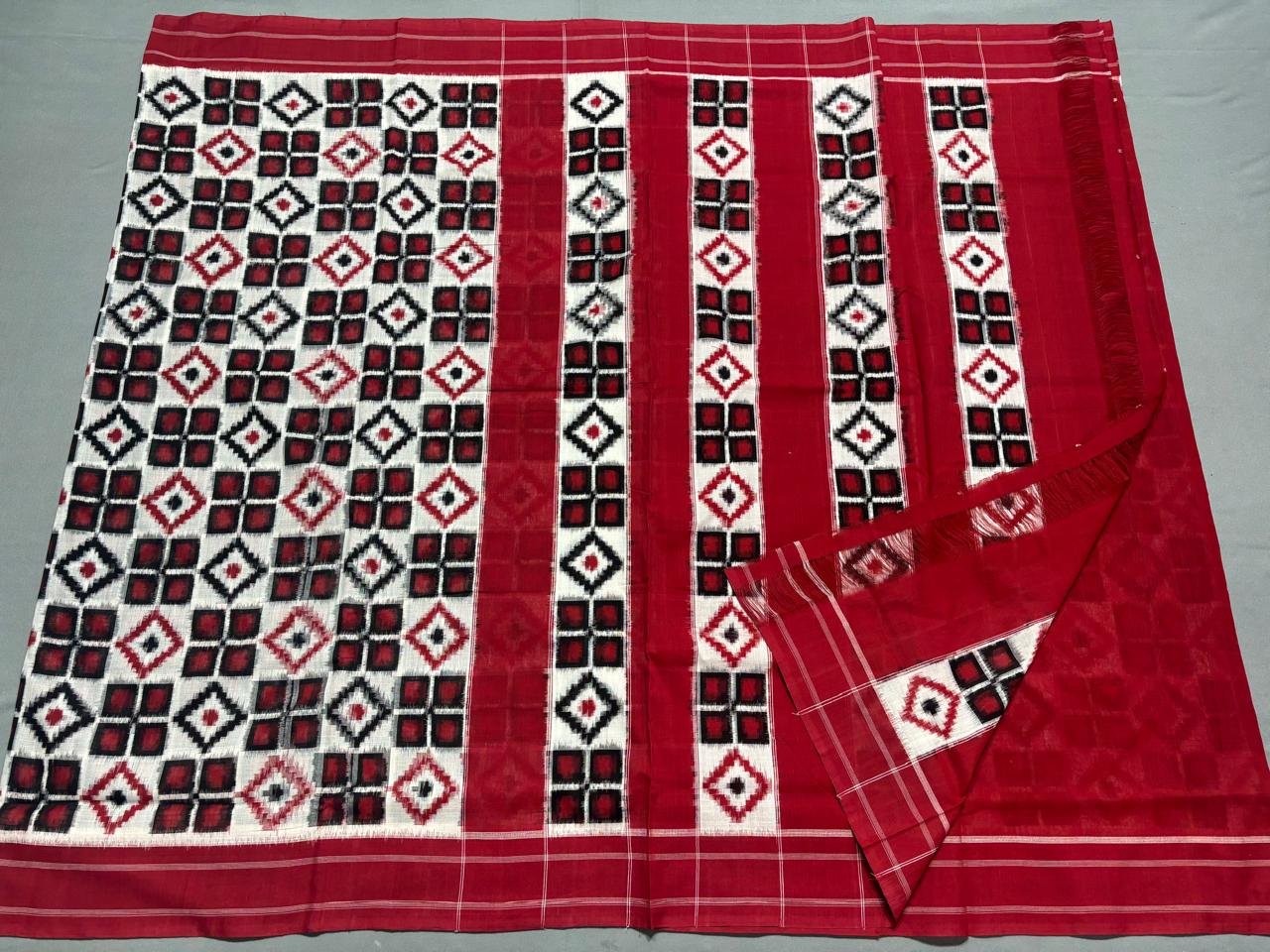 Cotton Saree - PSSIL12-DICSCSBDC-04