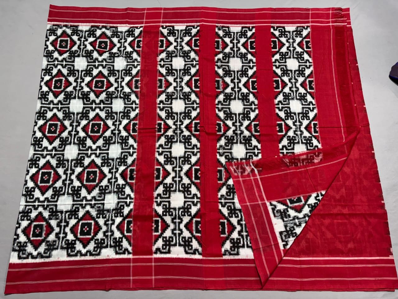 Cotton Saree - PSSIY26-DICSDSBCC-03