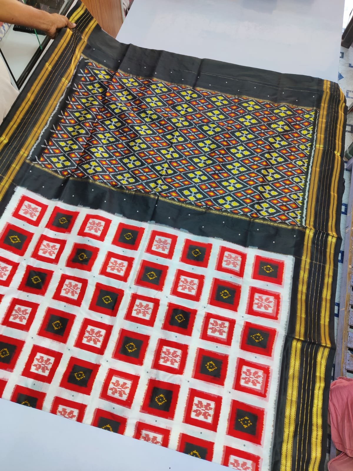 Designer Ikat - PDLSY26-IDSSIZDDC-04 - fullscreen view 2
