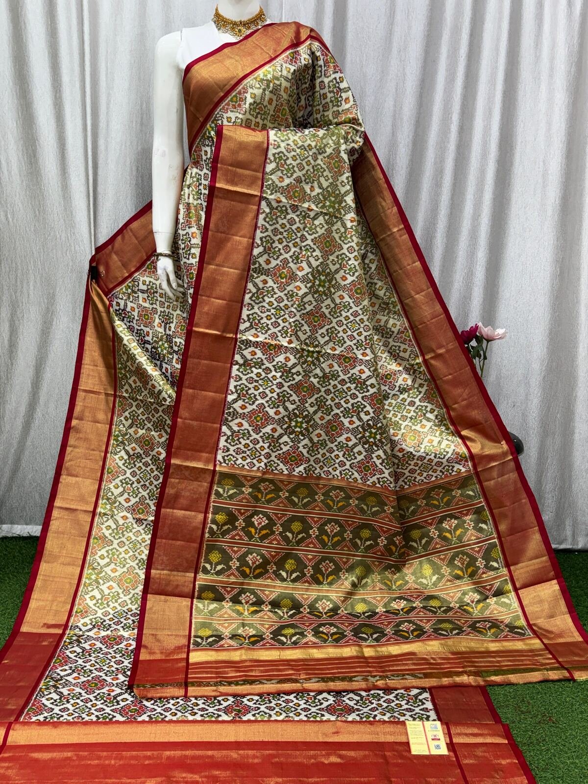 Full Tissue Ikat - PASKG15-FTISIZEDC-01