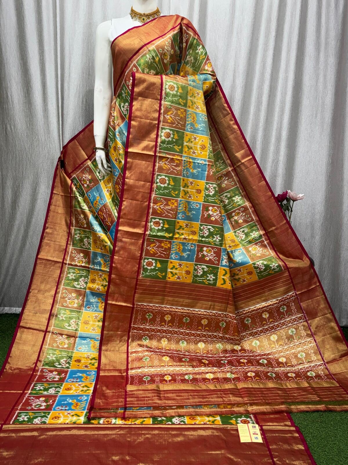 Full Tissue Ikat - PASKG15-FTISIZEDC-02