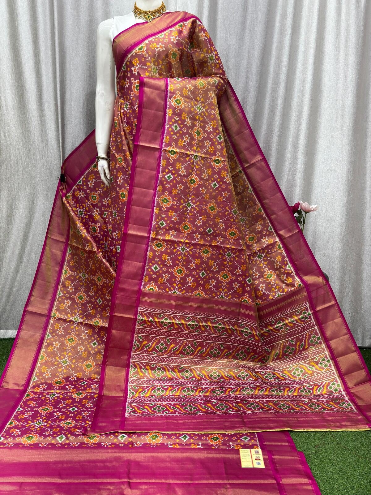 Full Tissue Ikat - PASKG15-FTISIZEDC-06