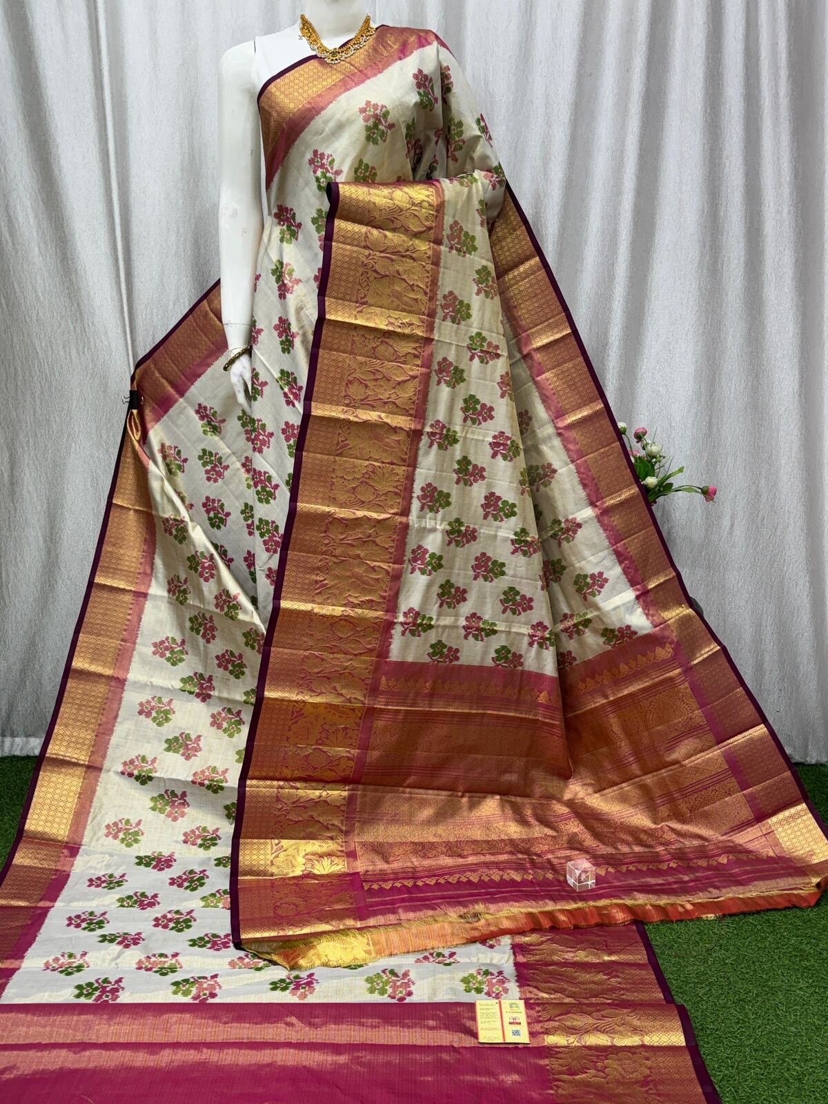 Full Tissue Ikat - PASKG20-FTISIXSDC-03