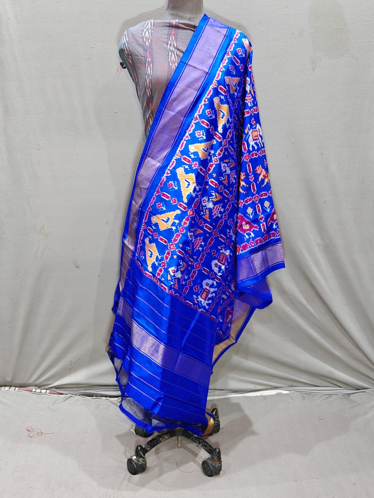 Ikat Dupatta - PGMRL26-ISDPCEZDC-10