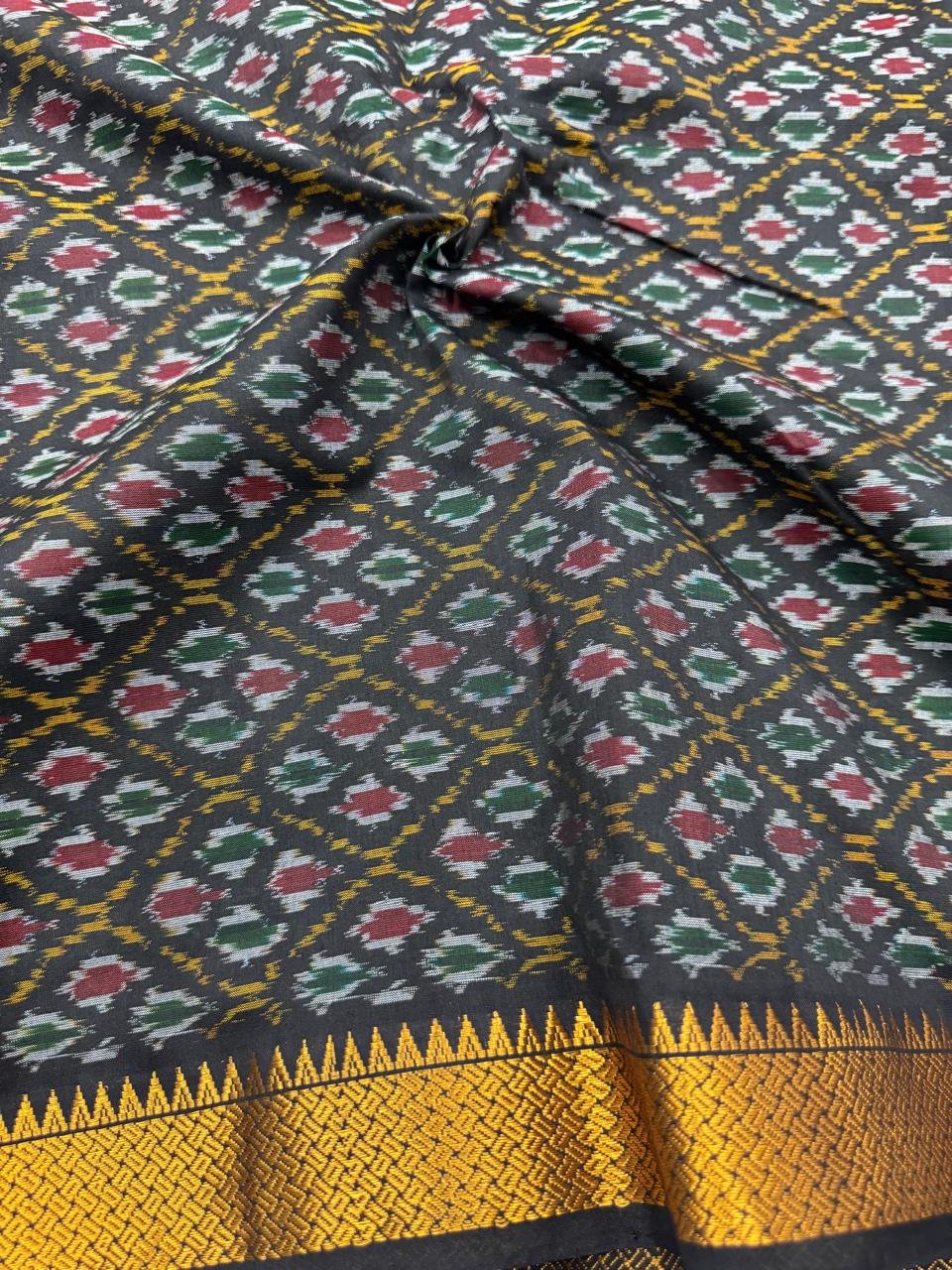 Ikat Fabric - PSDHG11-ISCFCDBSC-08