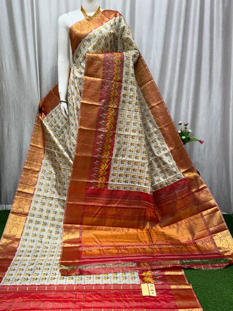 Kanchi Border Ikat - PASKG20-KBRPIBECD-01