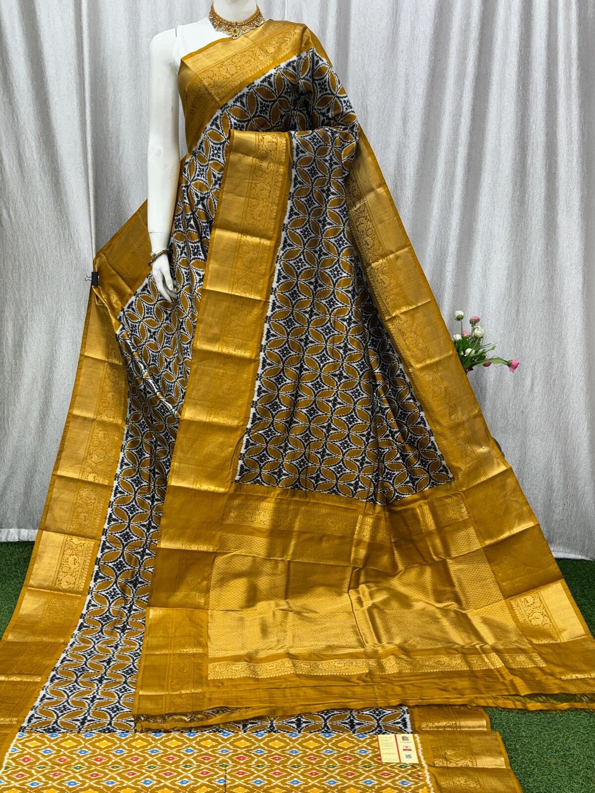 Kanchi Border Ikat - PASKG20-KBRPISECD-10