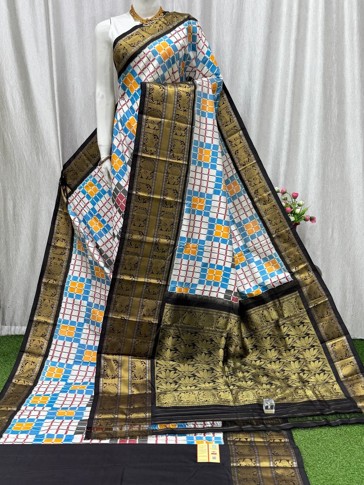 Kanchi Border Ikat - PASKG20-KBRPISECD-23