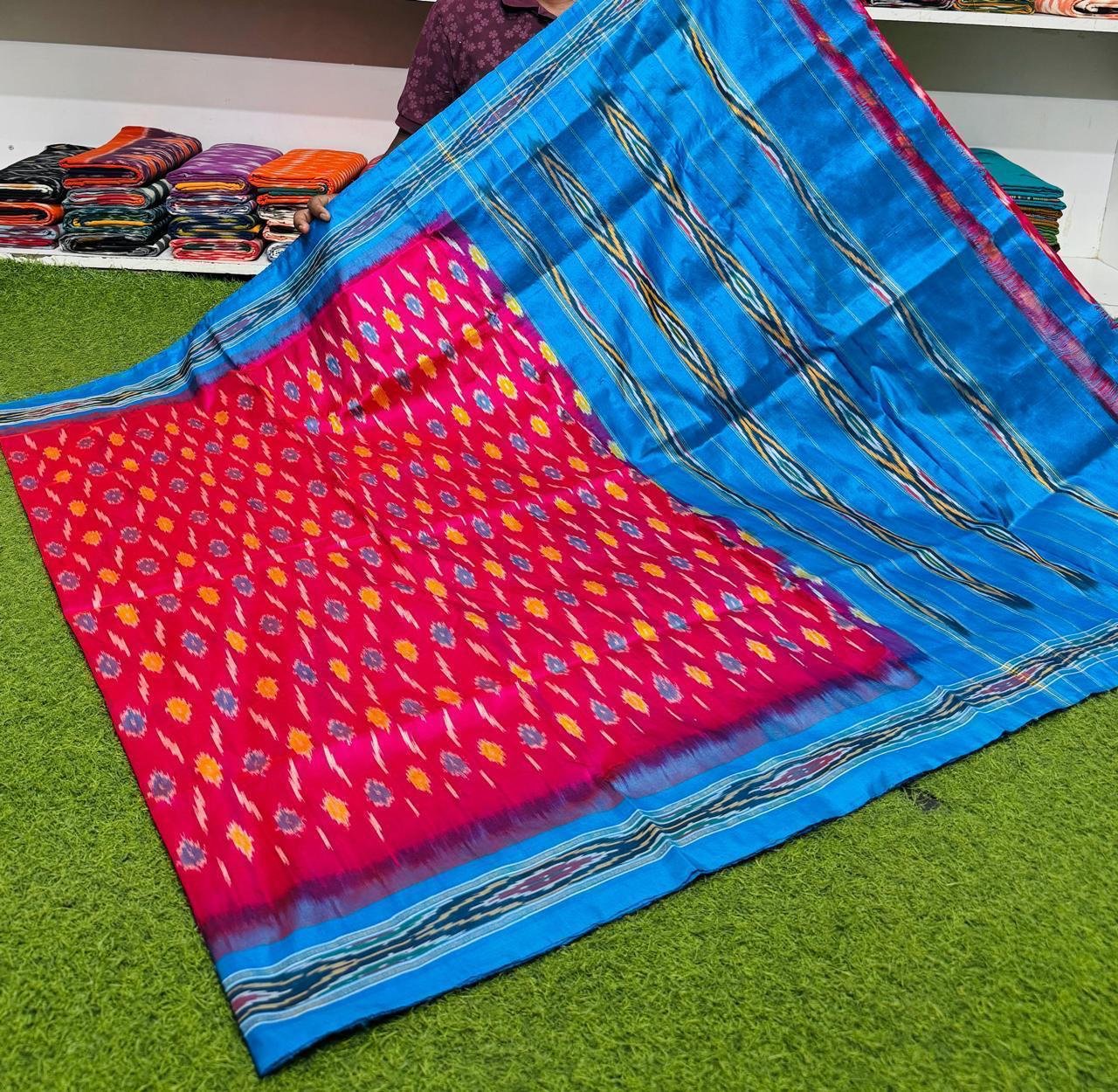 Lightweight Ikat Silk - PSRGG18-LSNBCSSDC-07