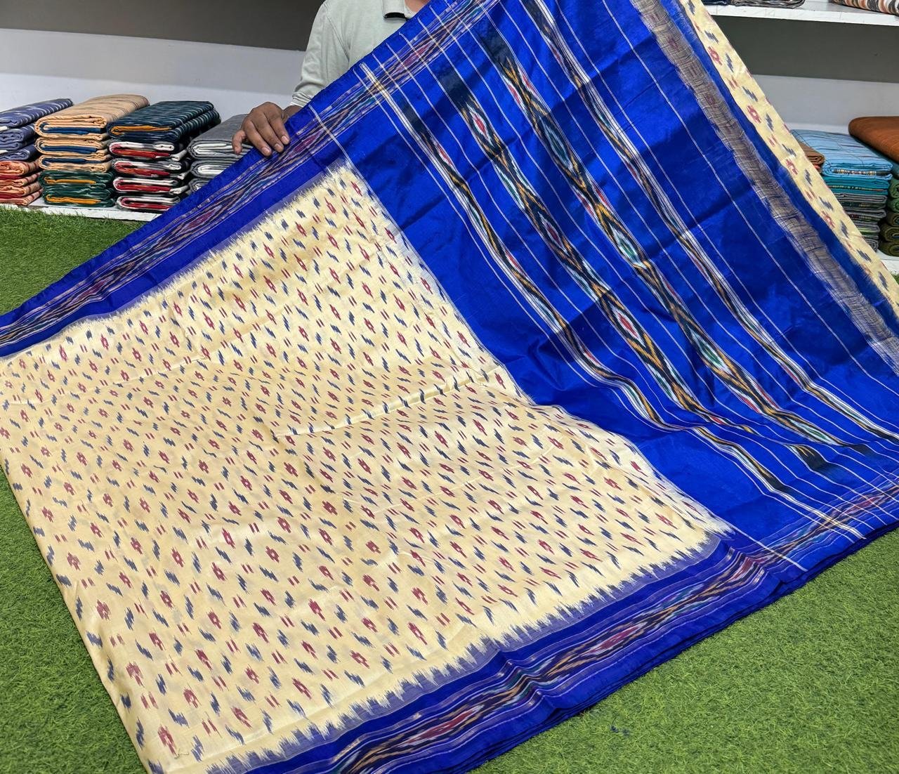Lightweight Ikat Silk - PSRGG18-LSNBCSSDC-12
