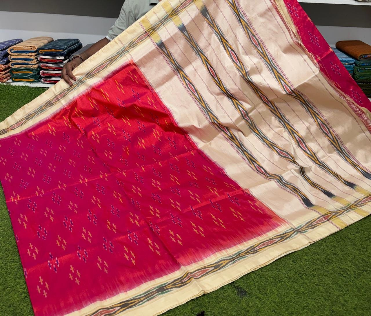 Lightweight Ikat Silk - PSRGL17-LSNBCSSDC-08