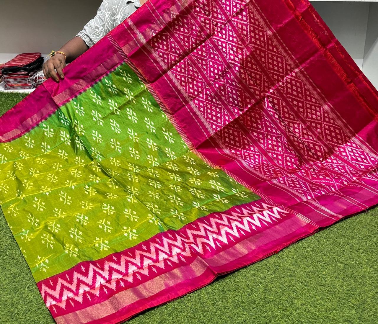 Lightweight Ikat Silk - PSRGS24-LSWBCTZDD-18